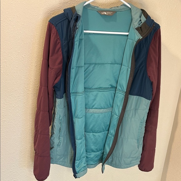 The North Face Blue and Burgundy Jacket - Picture 7 of 9